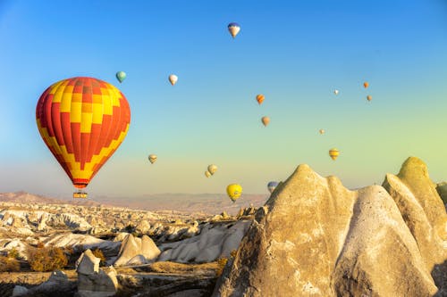 Kostenloses Stock Foto zu cappadocia, fliegen, flugzeuge