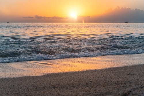 Immagine gratuita di acqua, bagnasciuga, crepuscolo