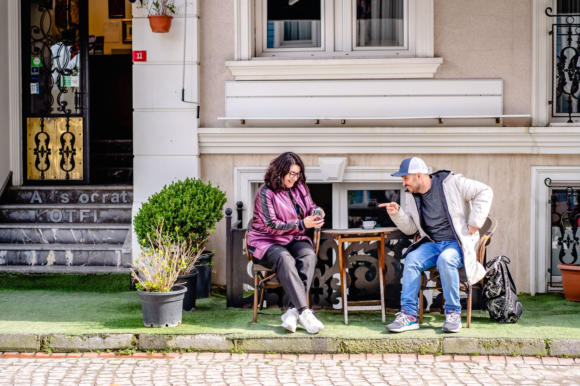 WhatsApp-Check während des Gesprächs