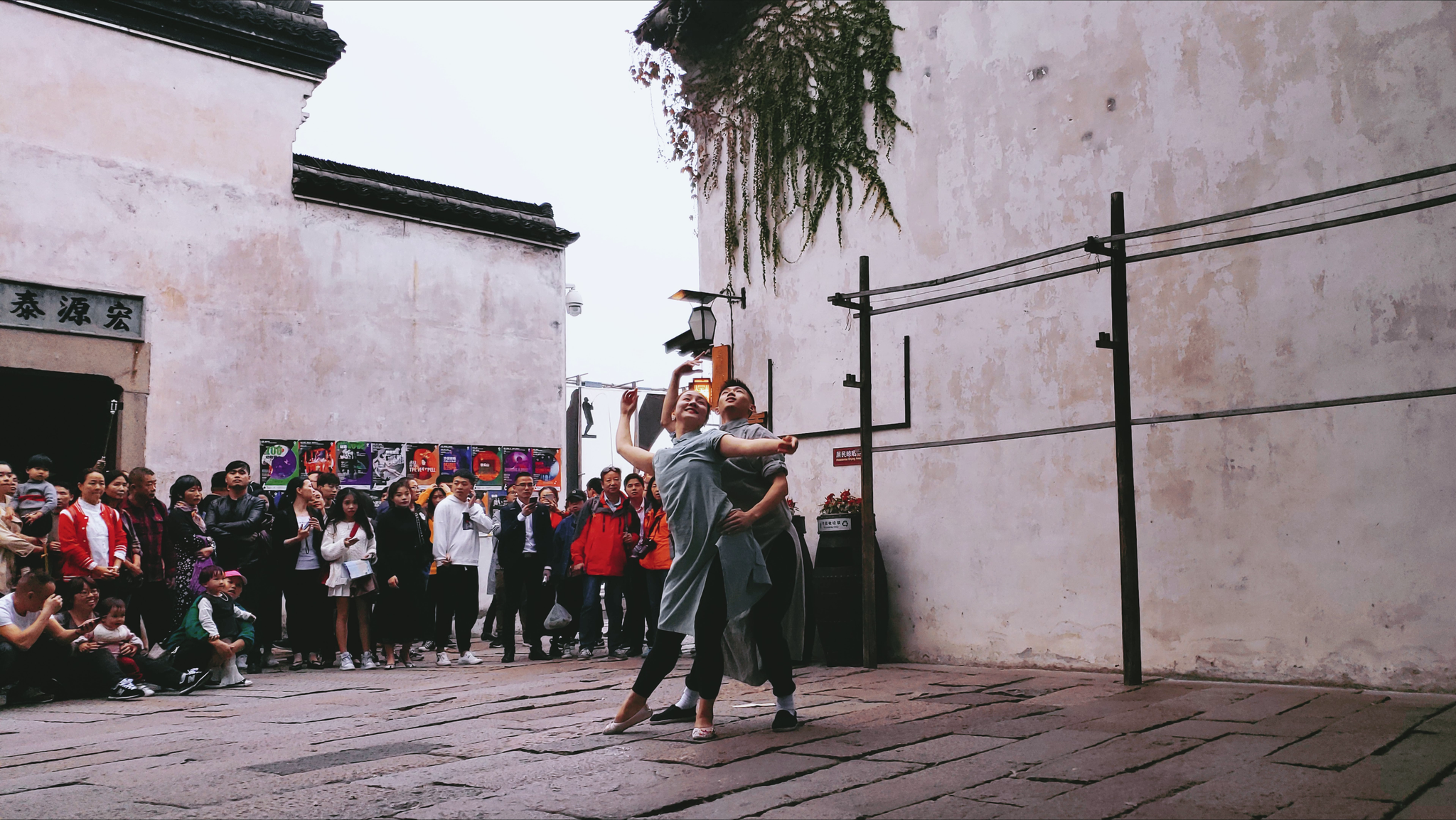 Ohad Naharin's 'Zō' daagt uit tot luisteren voorbij taal