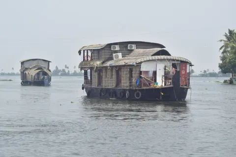 Overnight Houseboat in Alleppey from Kochi, with Meals