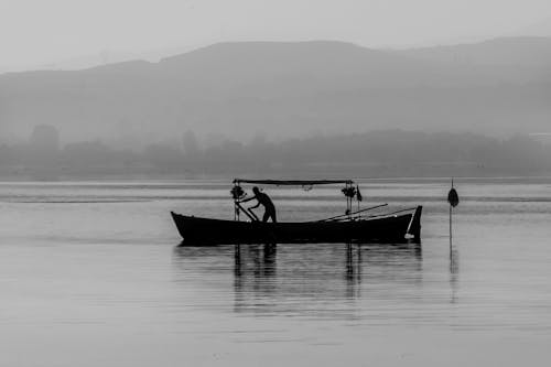 Gratis stockfoto met boot, eenkleurig, gebied met water