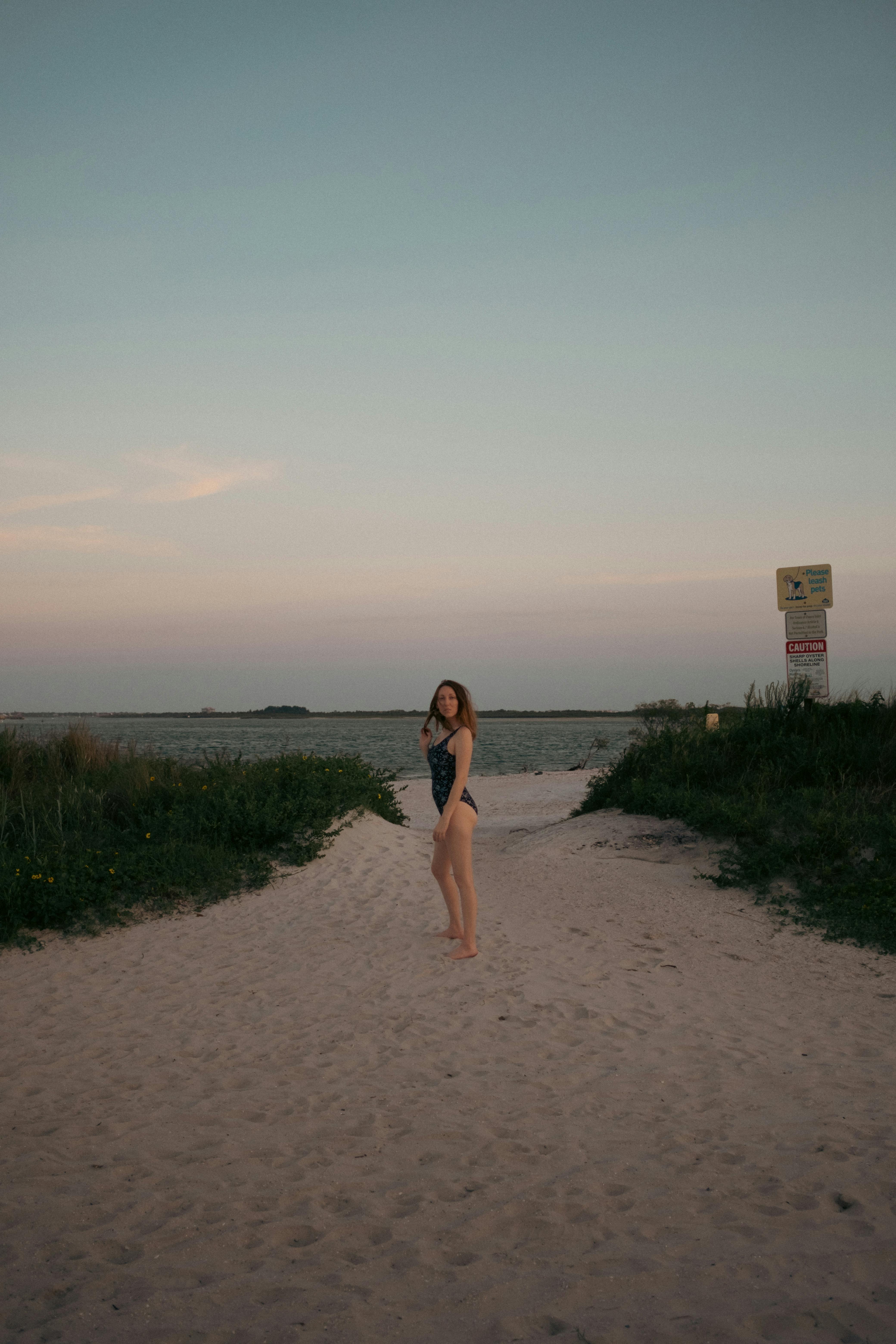 Do you sand epoxy before polyurethane?