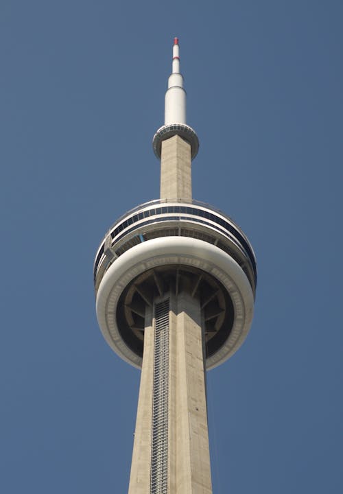 Бесплатное стоковое фото с вертикальный выстрел, голубое небо, канада