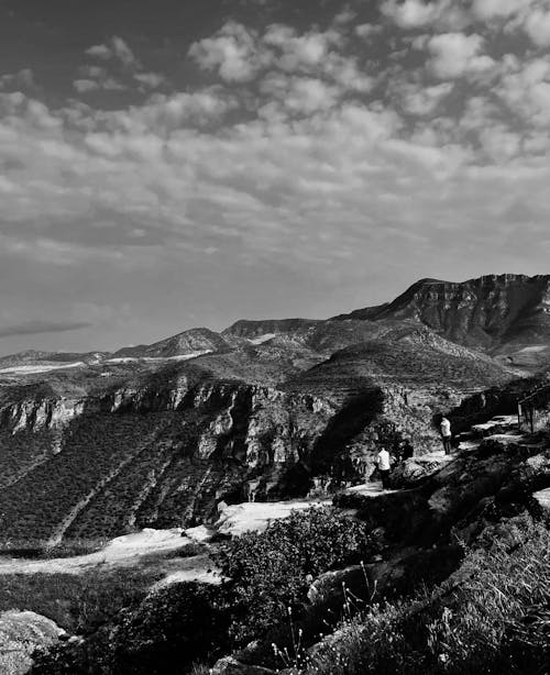 Безкоштовне стокове фото на тему «Аерофотозйомка, відтінки сірого, гори»