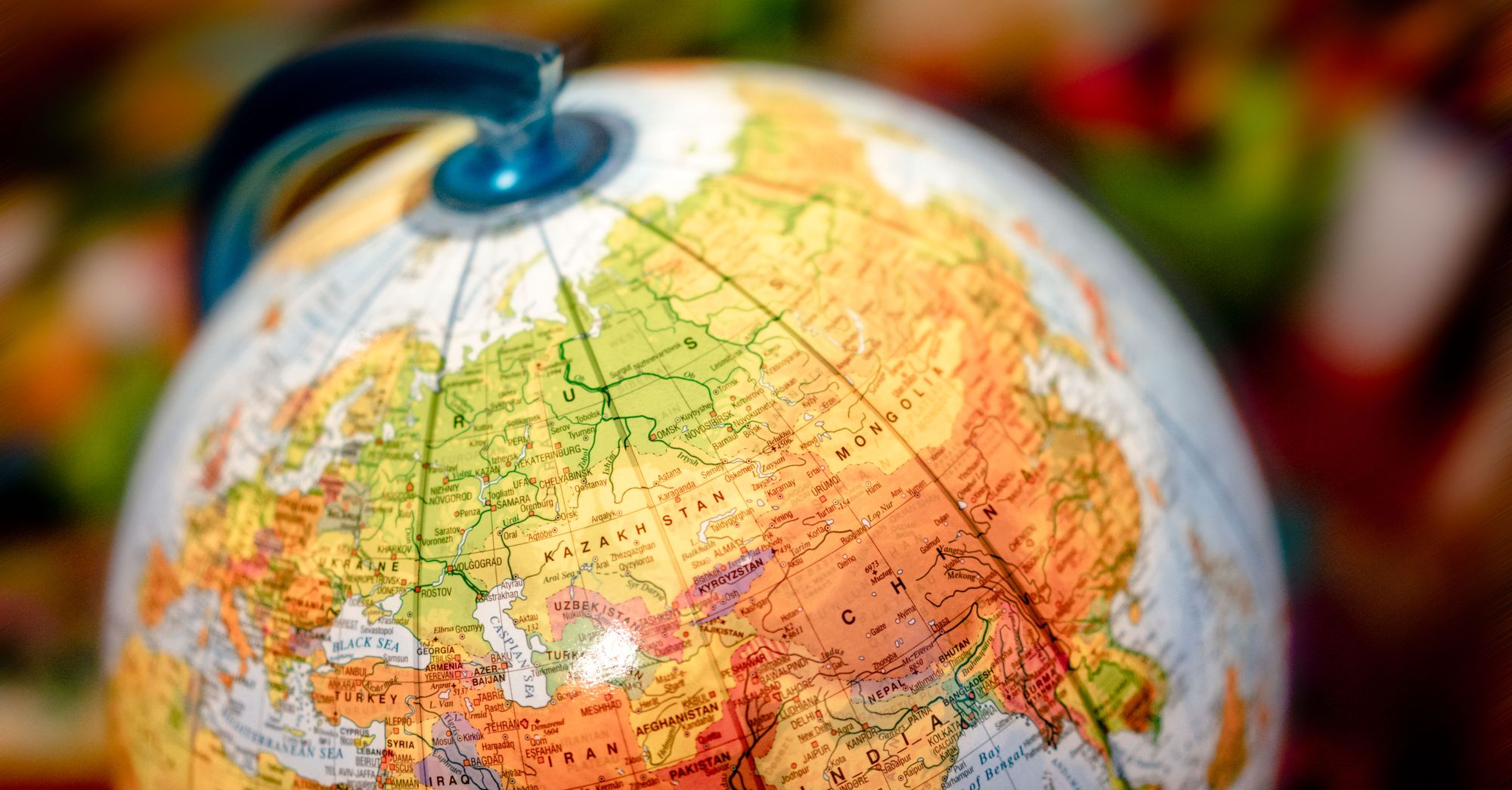 Geopolitical Tensions Escalate in Gulf, Driving Flight to Safety Across Yield Curve