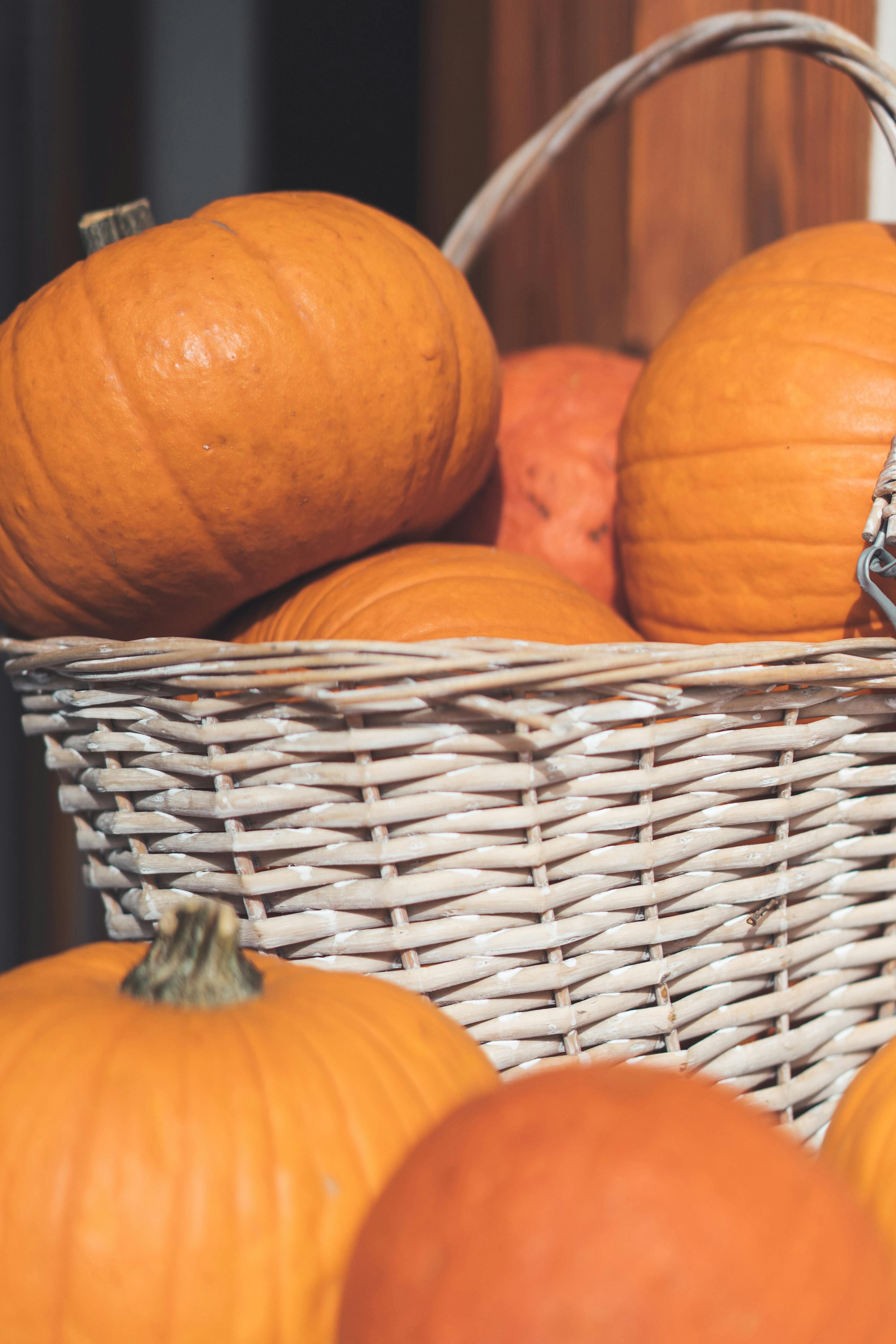 Photo by Oleksandr Pidvalnyi