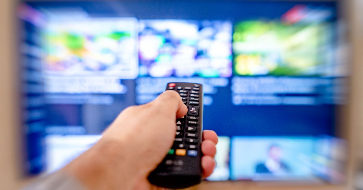 Télécommande pour naviguer dans l'abonnement IPTV France sur Smart TV