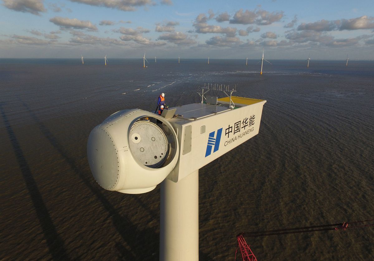 Offshore wind turbine construction and maintenance