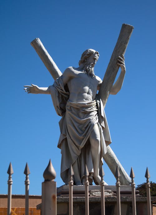 Darmowe zdjęcie z galerii z apostoł, krzyż, perspektywa żabia