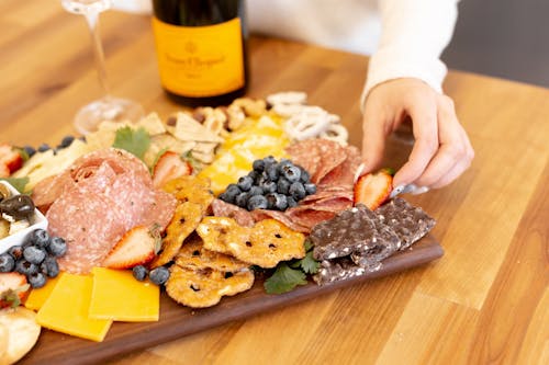 Kostnadsfri bild av aptitretare, blåbär, charcuterie board