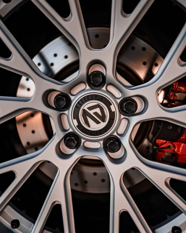 Shiny Car Rim · Free Stock Photo