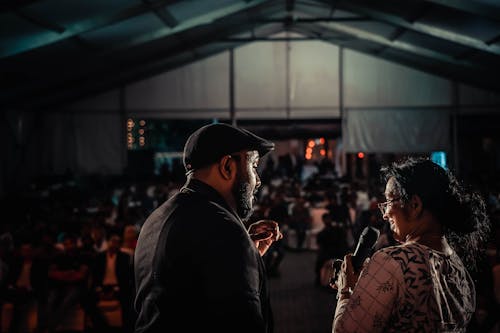 adam, arkadan görünüm, eğlence içeren Ücretsiz stok fotoğraf