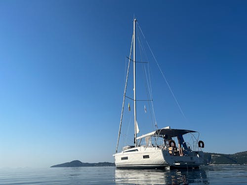 Foto d'estoc gratuïta de aigua, barca, cel blau