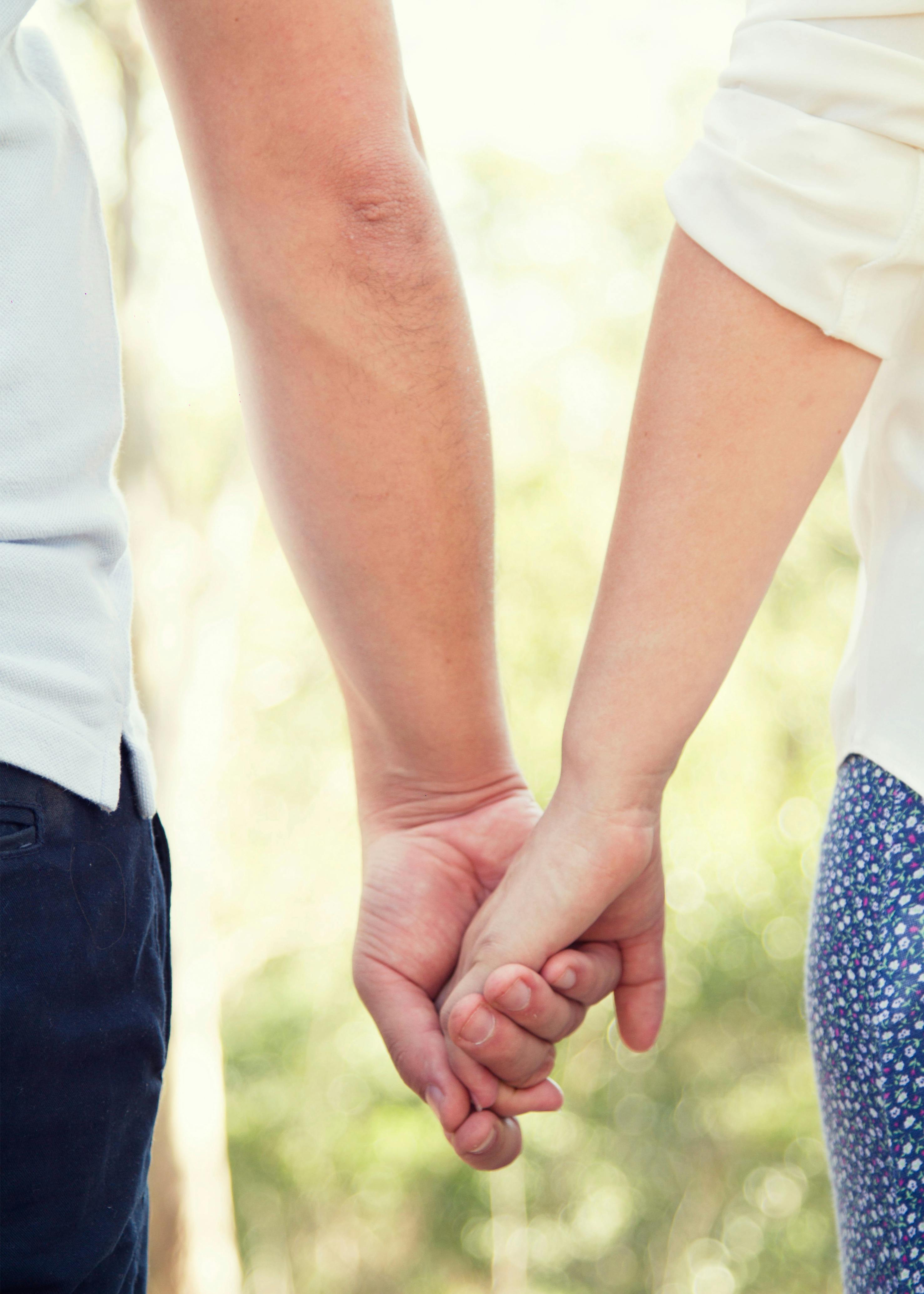 Free Stock Photo Of Couple Hands Holding Hands   Pexels Photo 1296638 