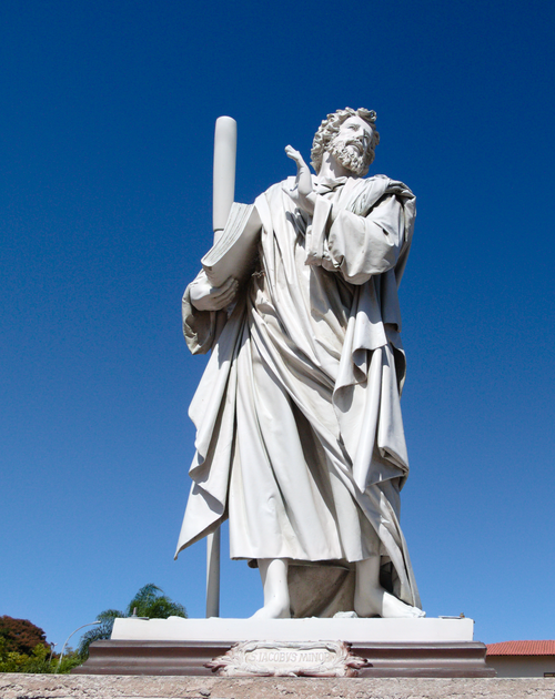 Free Marble statue in Brasilia, Brazil with clear blue sky, showcasing monumental art. Stock Photo