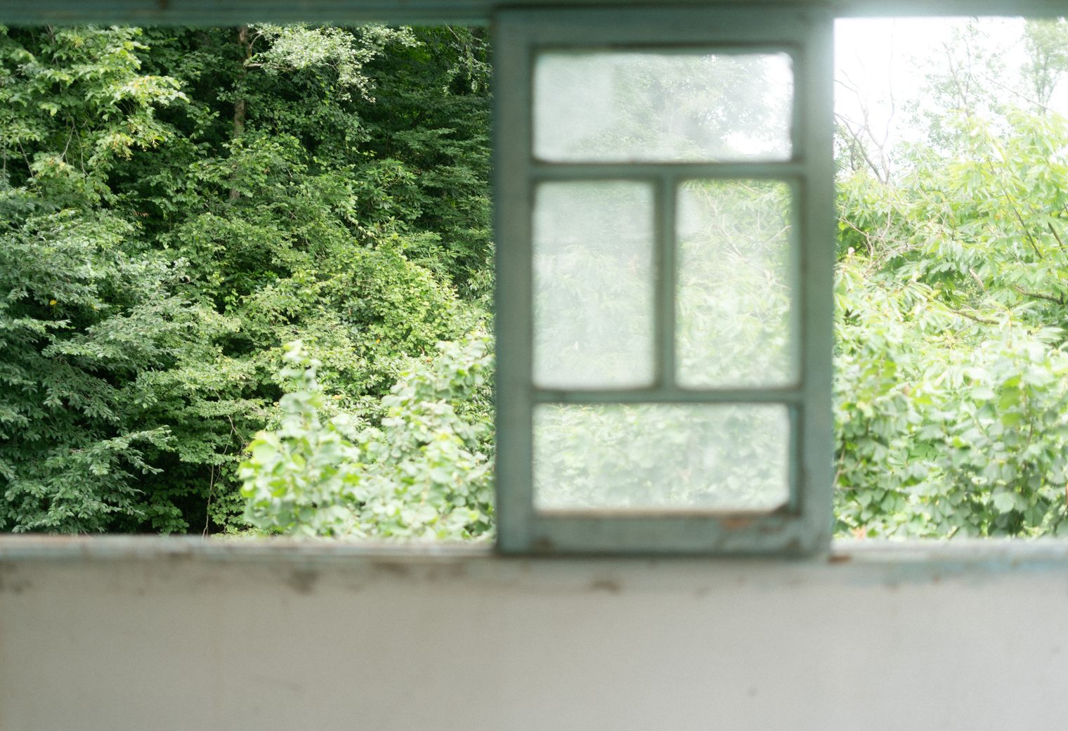 Exterior Painting in Aperfield — woodwork brushed to a crisp, smooth line