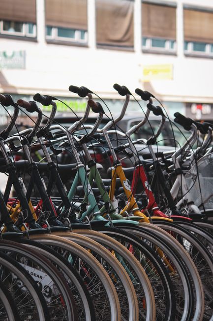 Akses dan Transportasi ke Den Den Town: Gampang Banget! Akses dan Transportasi ke Den Den Town: Gampang Banget!