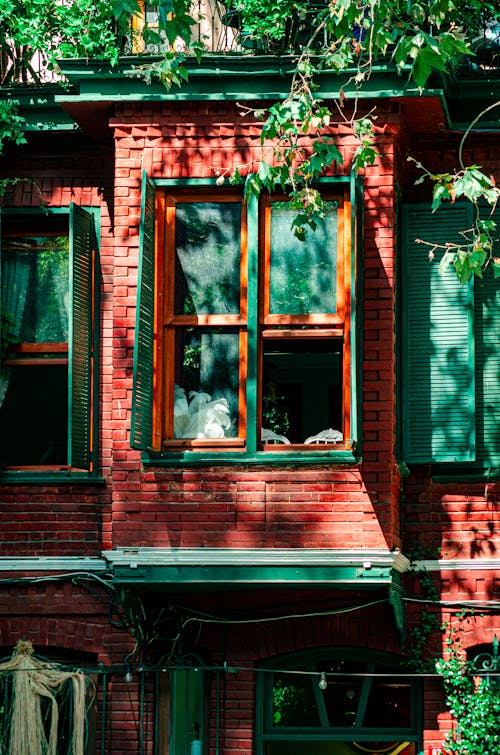 Fotobanka s bezplatnými fotkami na tému exteriér, okno, tehlový dom