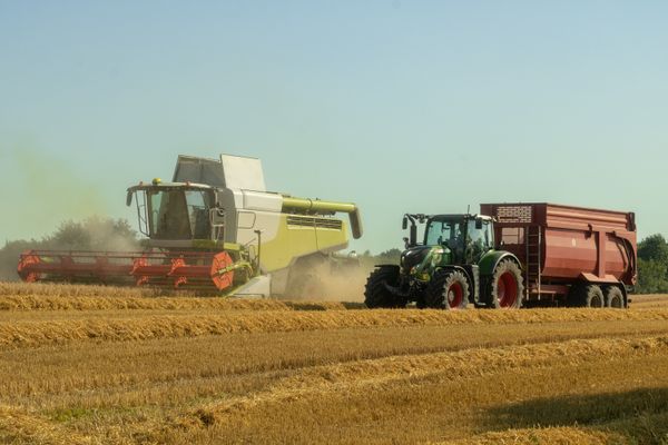 Agricultural Equipment Manufacturer: Smart Guide 2026 2 Agricultural equipment manufacturer for sale - heavy machinery on the farm