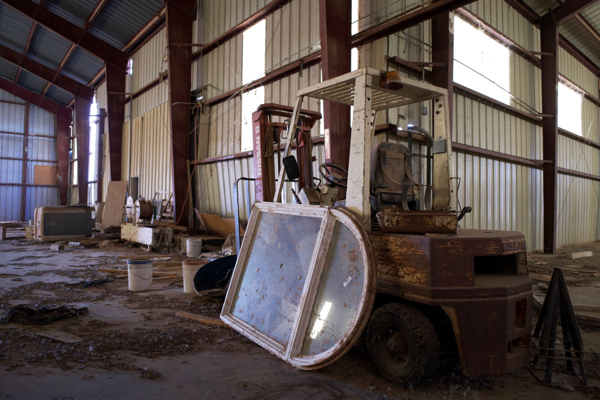 storage moves in Mill End — Loaded properly: blankets, straps and a plan in Mill End