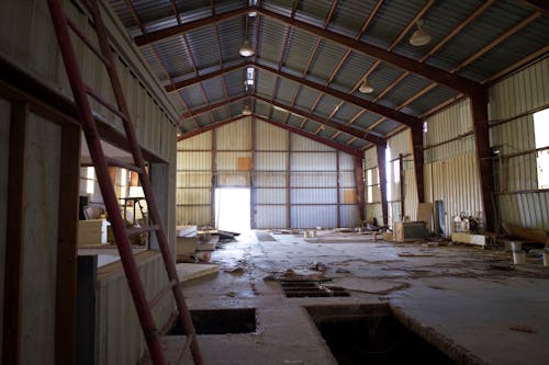 Foto profissional grátis de abandonado, armazém, com defeito