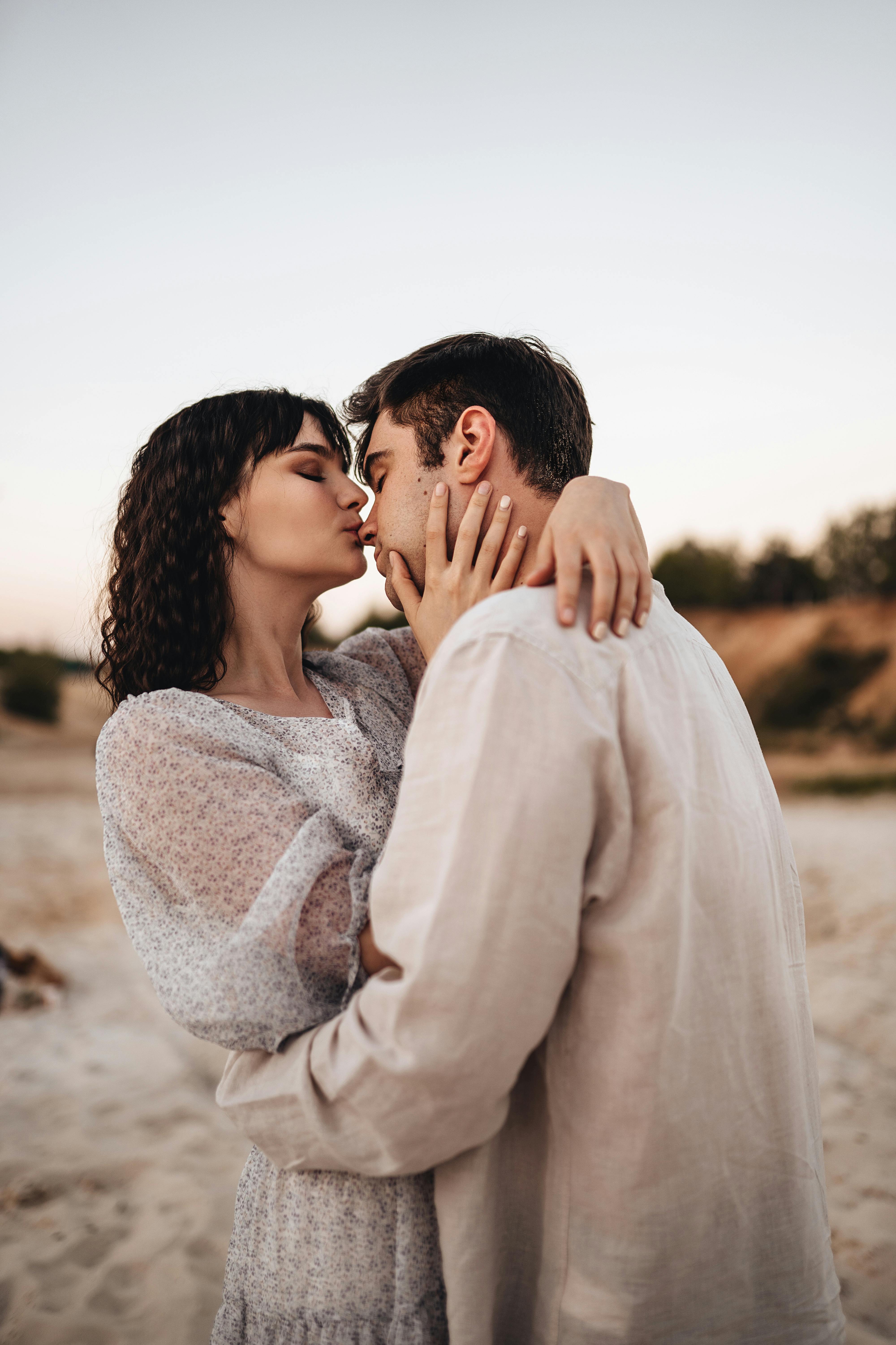 Presenting you the most cutest & romantic kiss poses for couples ✨ Be it a  mushy lip kiss shot or warmest forehead kiss portrait, these... | Instagram