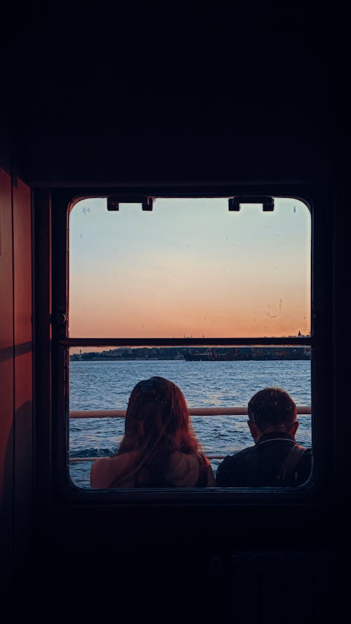 Δωρεάν στοκ φωτογραφιών με ferry boat, άνδρας, γυάλινο παράθυρο