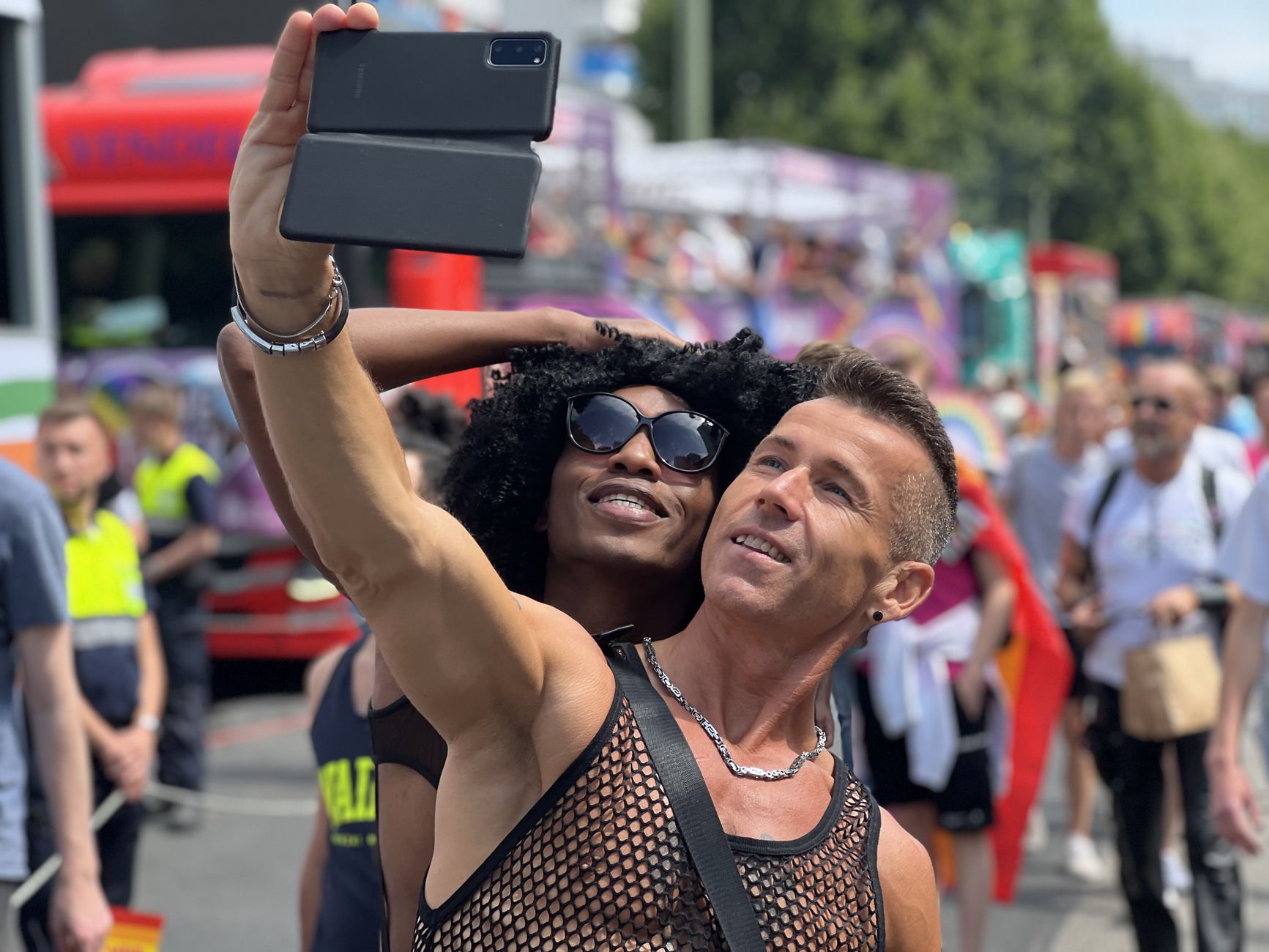 Berlin van-ramming attack leaves 1 dead, 16 injured at Pride event