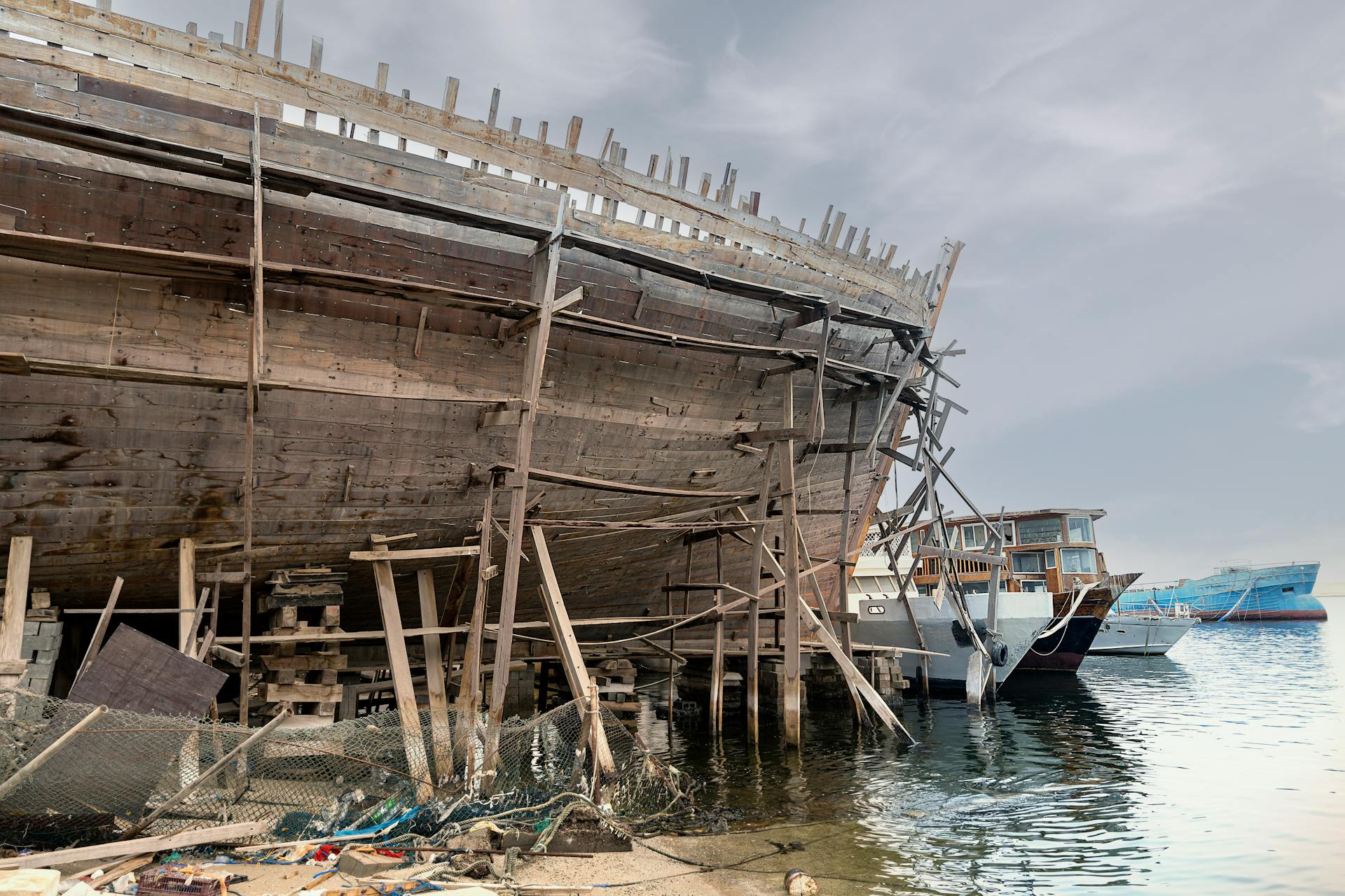 Shipwreck on the Shore