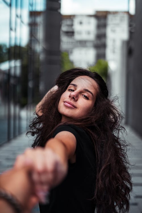 Základová fotografie zdarma na téma brunetka, dospělý, důvěra