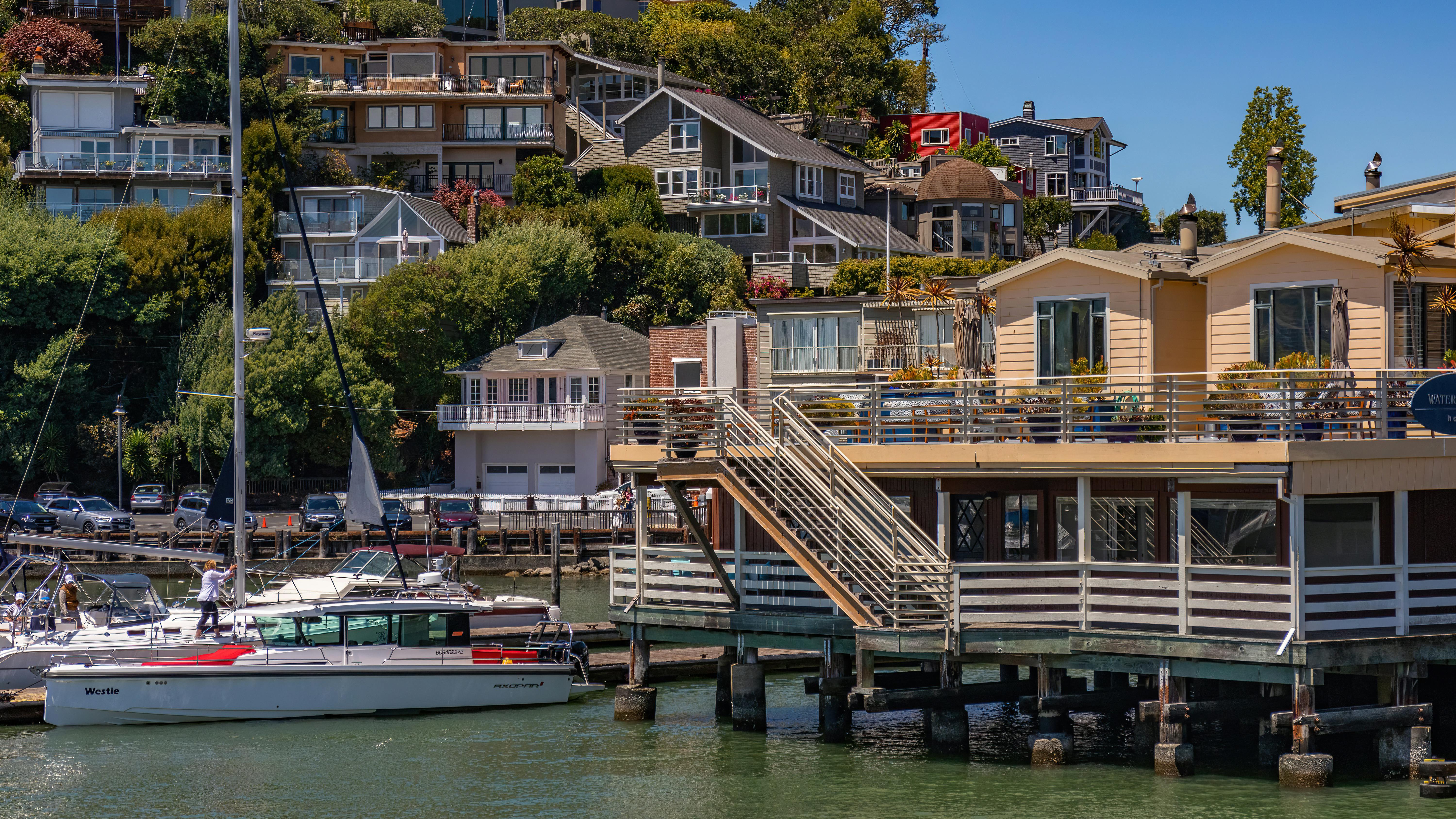 The best real estate brokers in the Bay Area — Photo by Robert So on Pexels