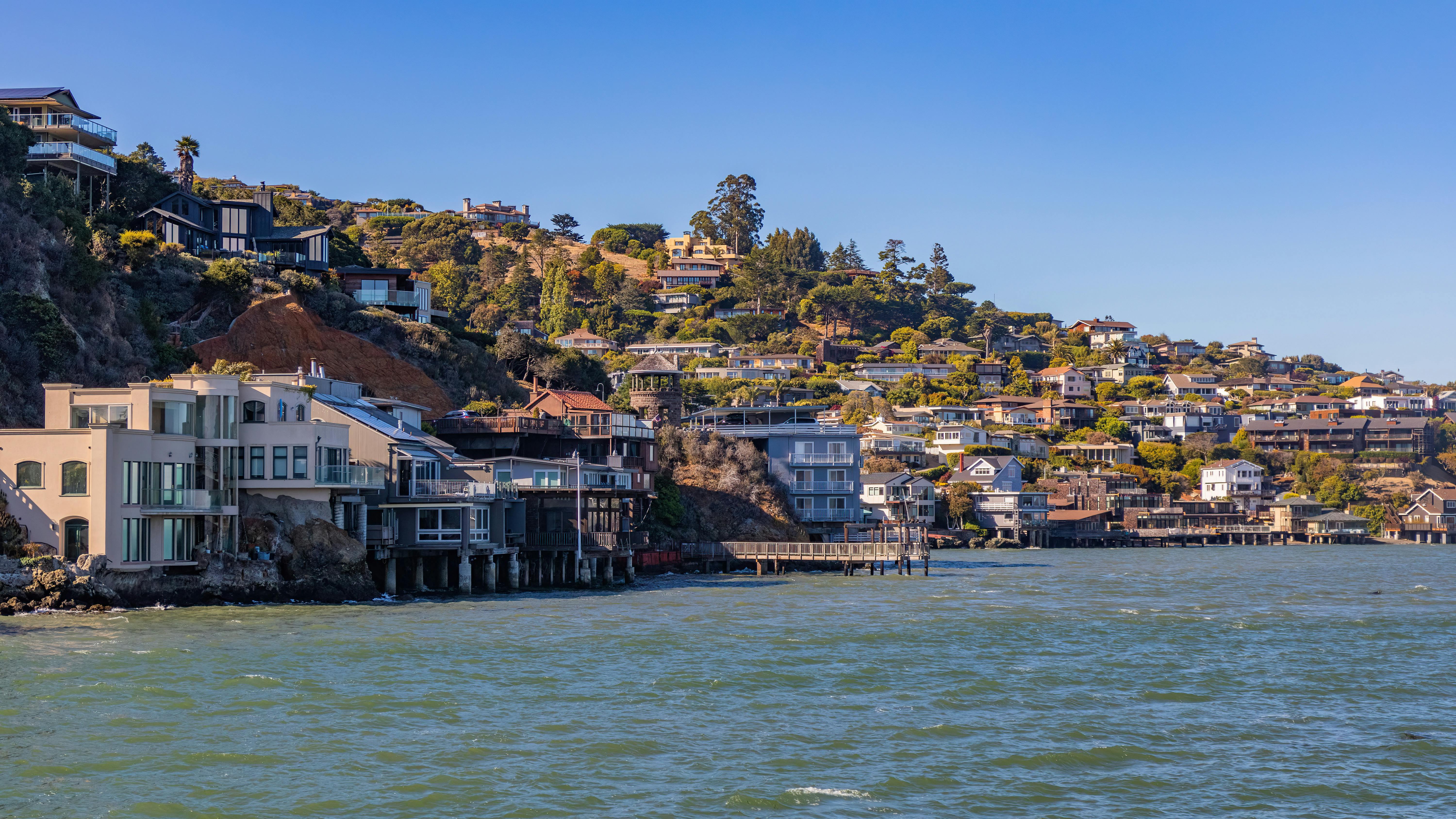 The best real estate brokers in the Bay Area — Photo by Robert So on Pexels
