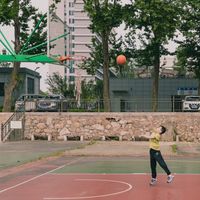 Courtside Talk group — yx b on Pexels