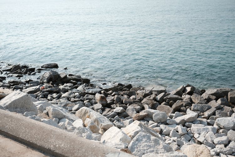 Big Rocks On The Bay