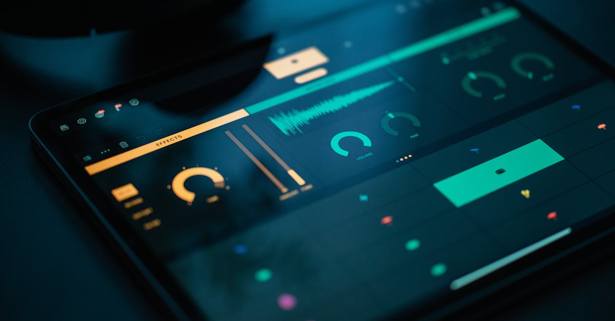 How often does Experian app update score