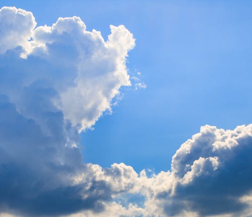 Gratis stockfoto met blauwe lucht, cloudscape, wolken