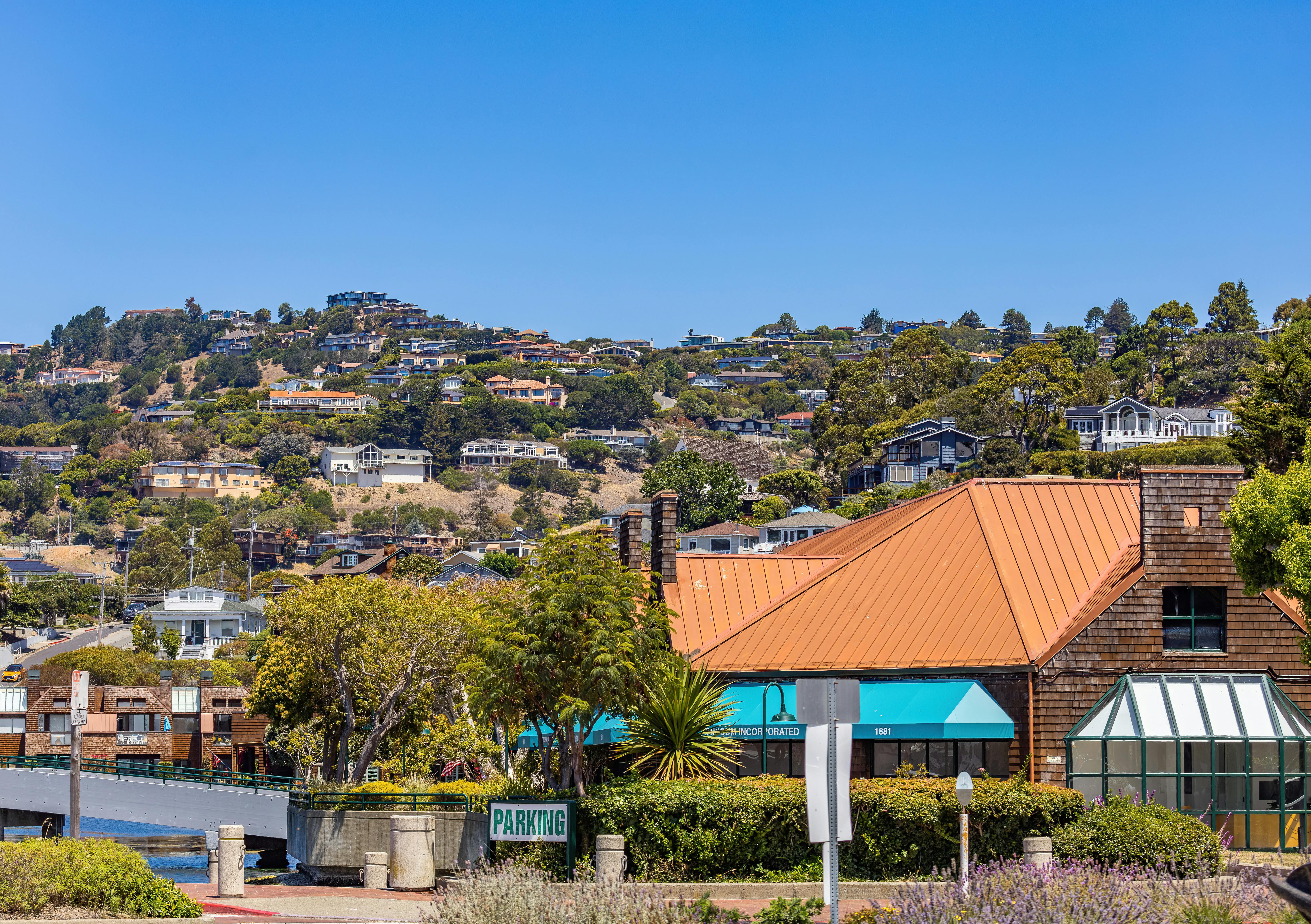 The best real estate brokers in the Bay Area — Photo by Robert So on Pexels