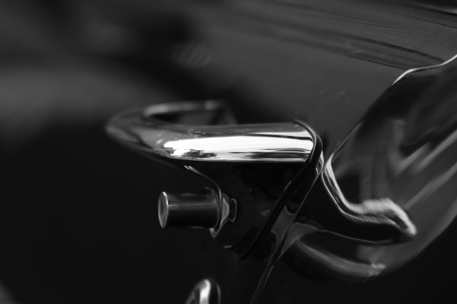 Professional Automotive Lockout Service by Apex Lock & Key in Los Angeles