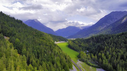Безкоштовне стокове фото на тему «вічнозелений, гори, Долина»