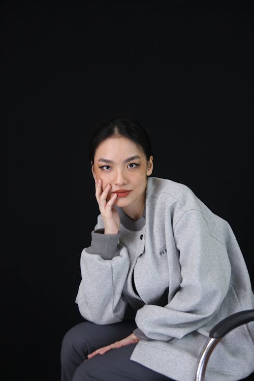 Ingyenes stockfotó ázsiai nő, fekete háttér, fiatal témában