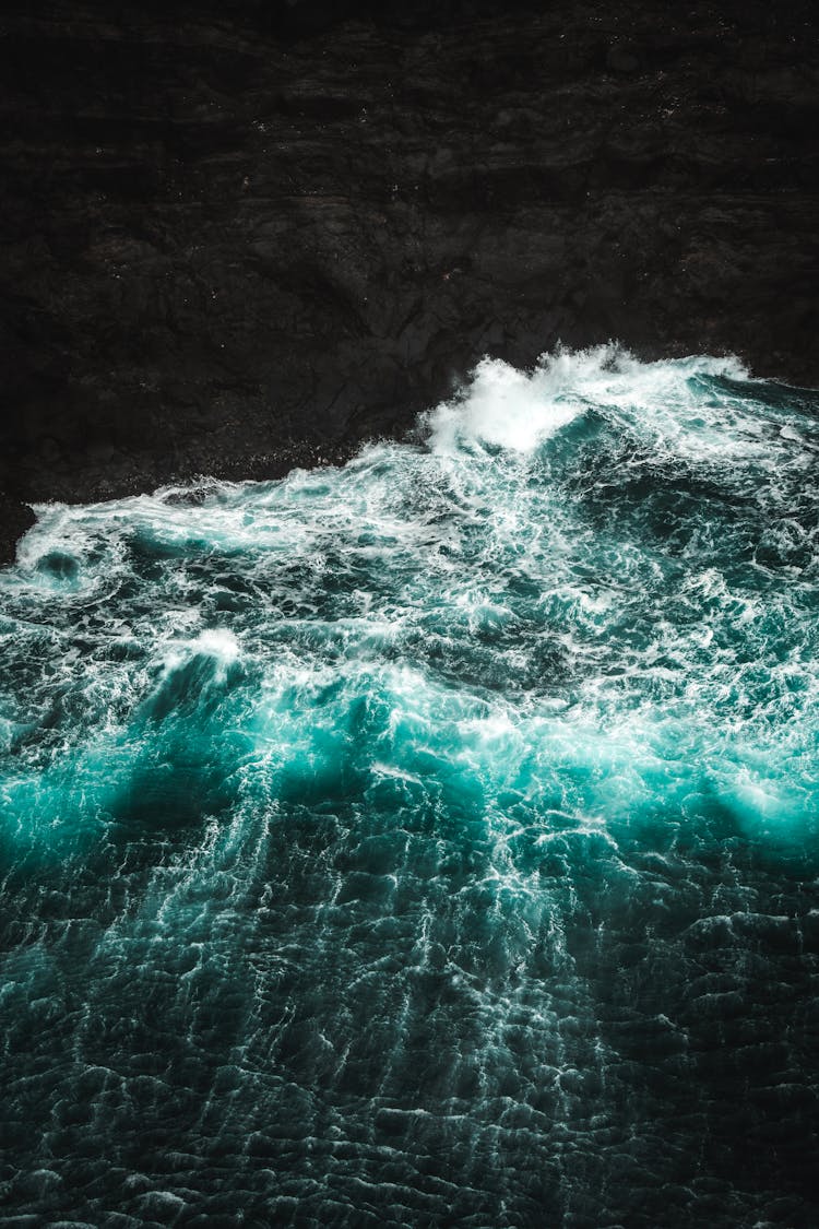 View Of Ocean Waves In Bioluminescence