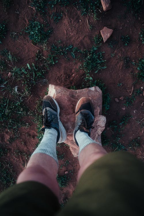 Fotos de stock gratuitas de calcetines, cámara subjetiva, de pie