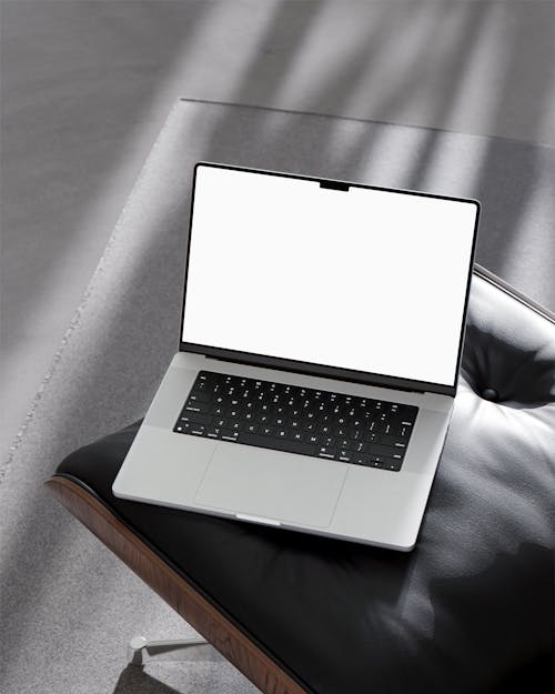 Красивый макет ноутбука с пустым экраном