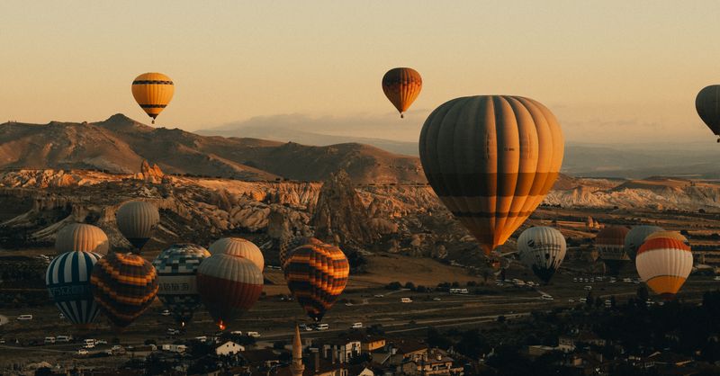 Ballon Dirigeable Guide : Top Vols Touristiques 2026
