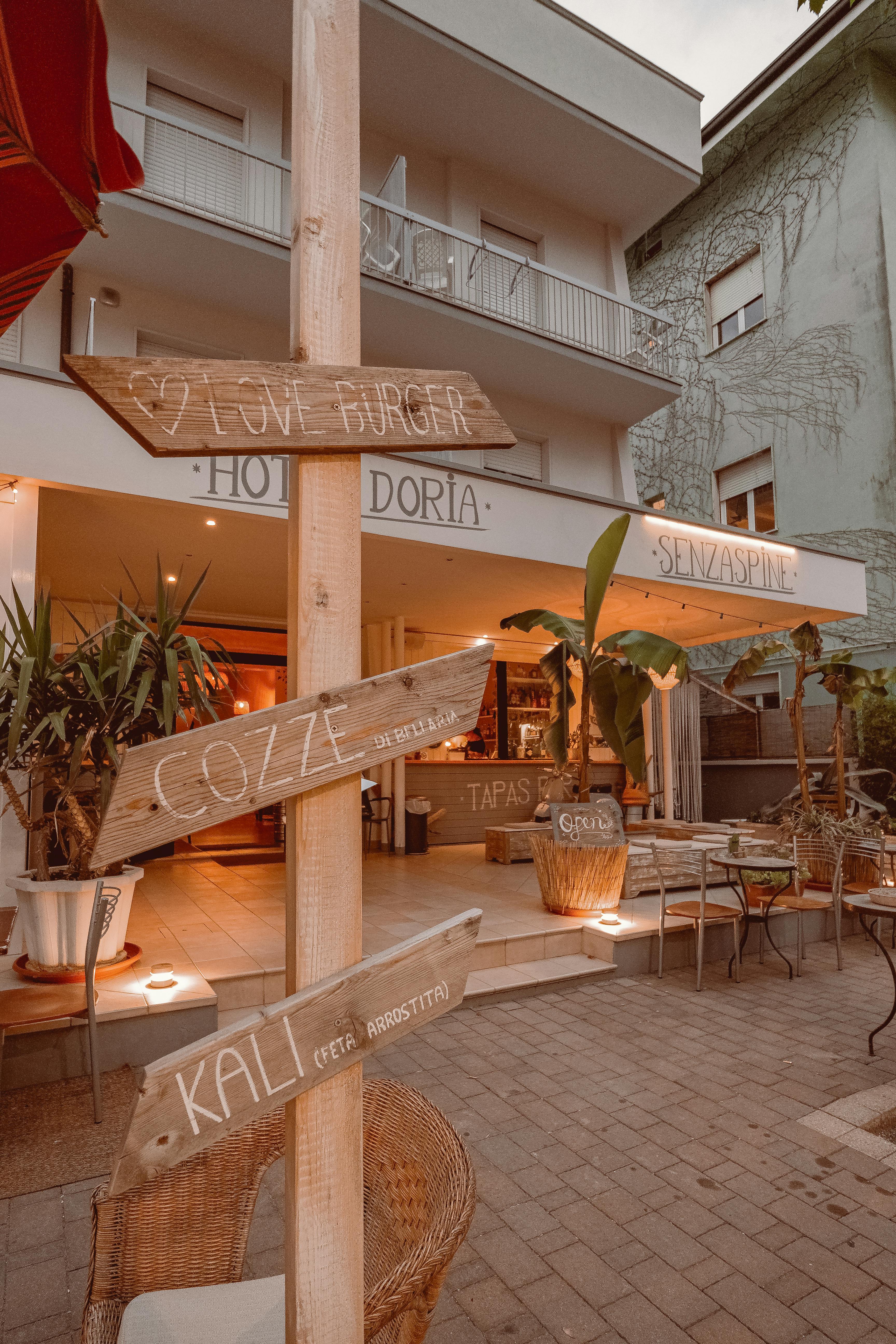 יתרונות של צימר עם בריכה מחוממת במרכז לעומת נקודות אחרות בישראל