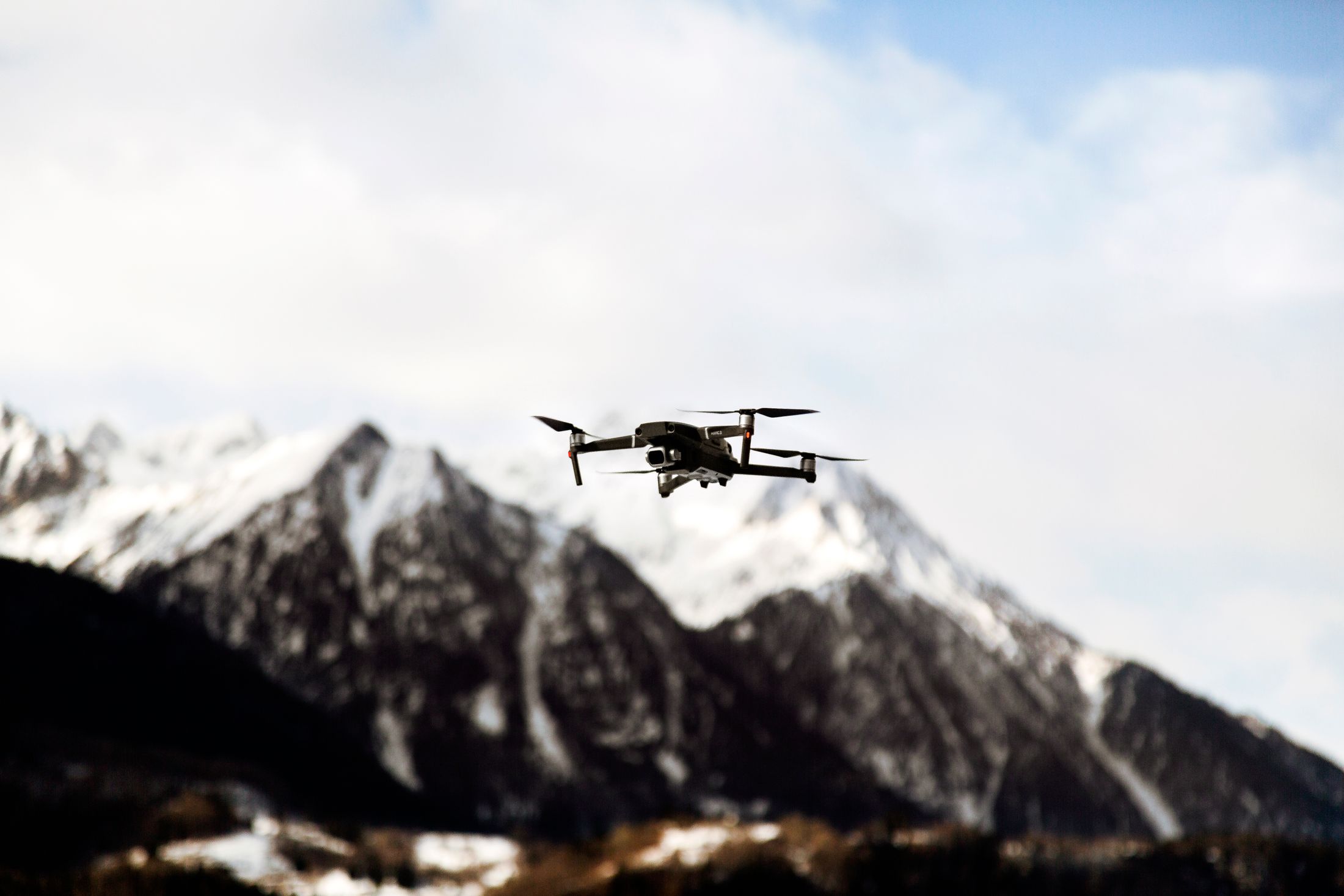 Drone operating in a mountainous environment