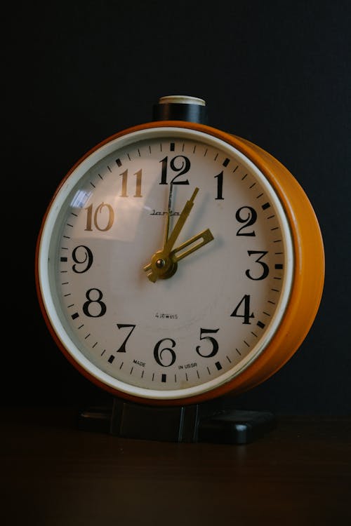 Immagine gratuita di avvicinamento, Orologio analogico, quadrante di orologio