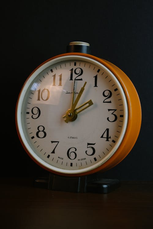 Gratis stockfoto met alarm, Analoog horloge, detailopname