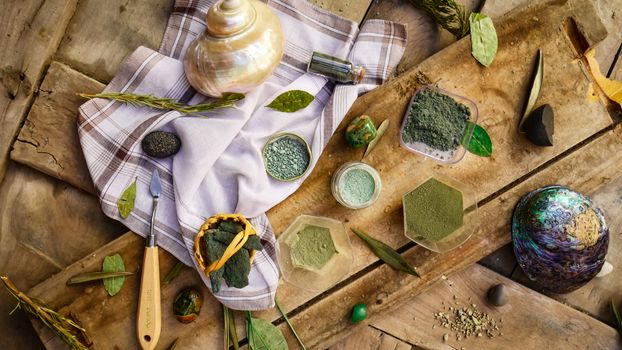 green clay earth pigment